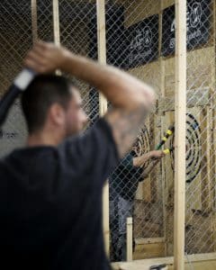 tiro de hacha axe throwing barcelona